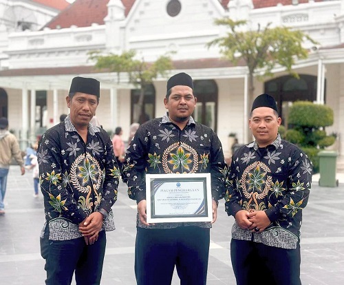 Desa Randupitu Ukir Prestasi: 6 Besar Desa BERSINAR se-Jatim, Bukti Nyata Komitmen Anti Narkoba Desa Randupitu Ukir Prestasi: 6 Besar Desa BERSINAR se-Jatim, Bukti Nyata Komitmen Anti Narkoba